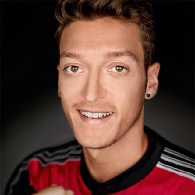 German soccer player Mesut Özil donated his €300,000 World Cup victory 

bonus to pay for surgeries for 23 children in Brazil.