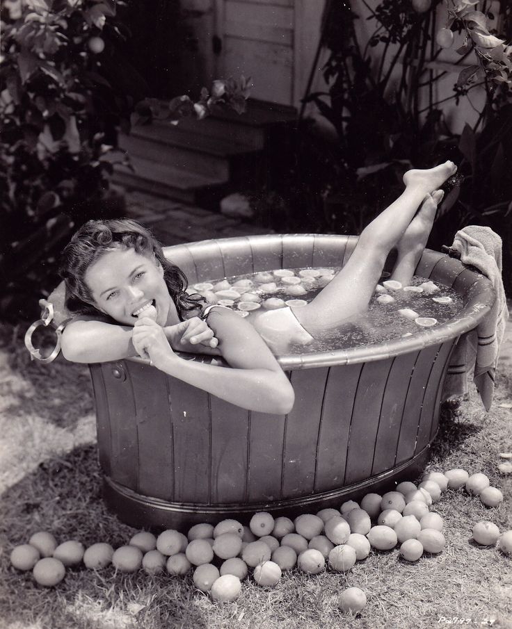Dona Drake: singer, dancer, and actress in 1930s, 40s.