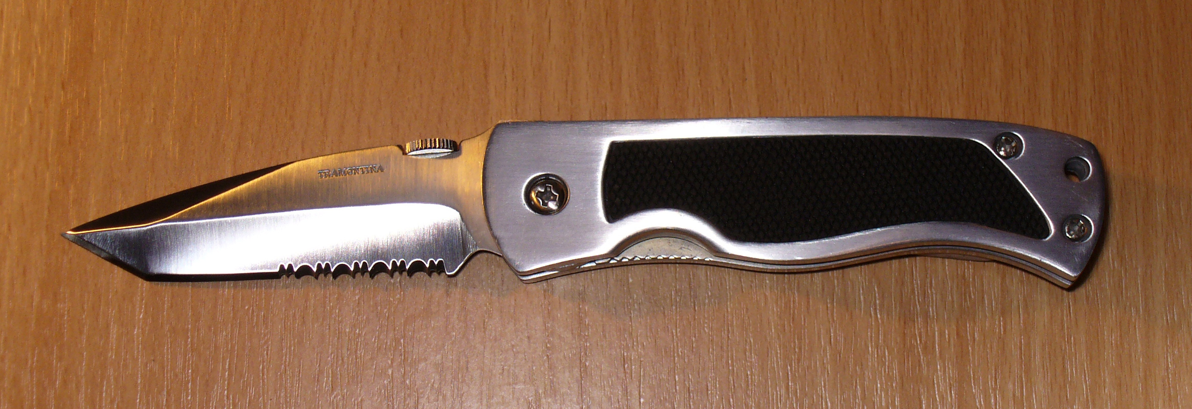 Carrying the average pocket knife that you can buy from most stores can get you thrown in prison in New York City.