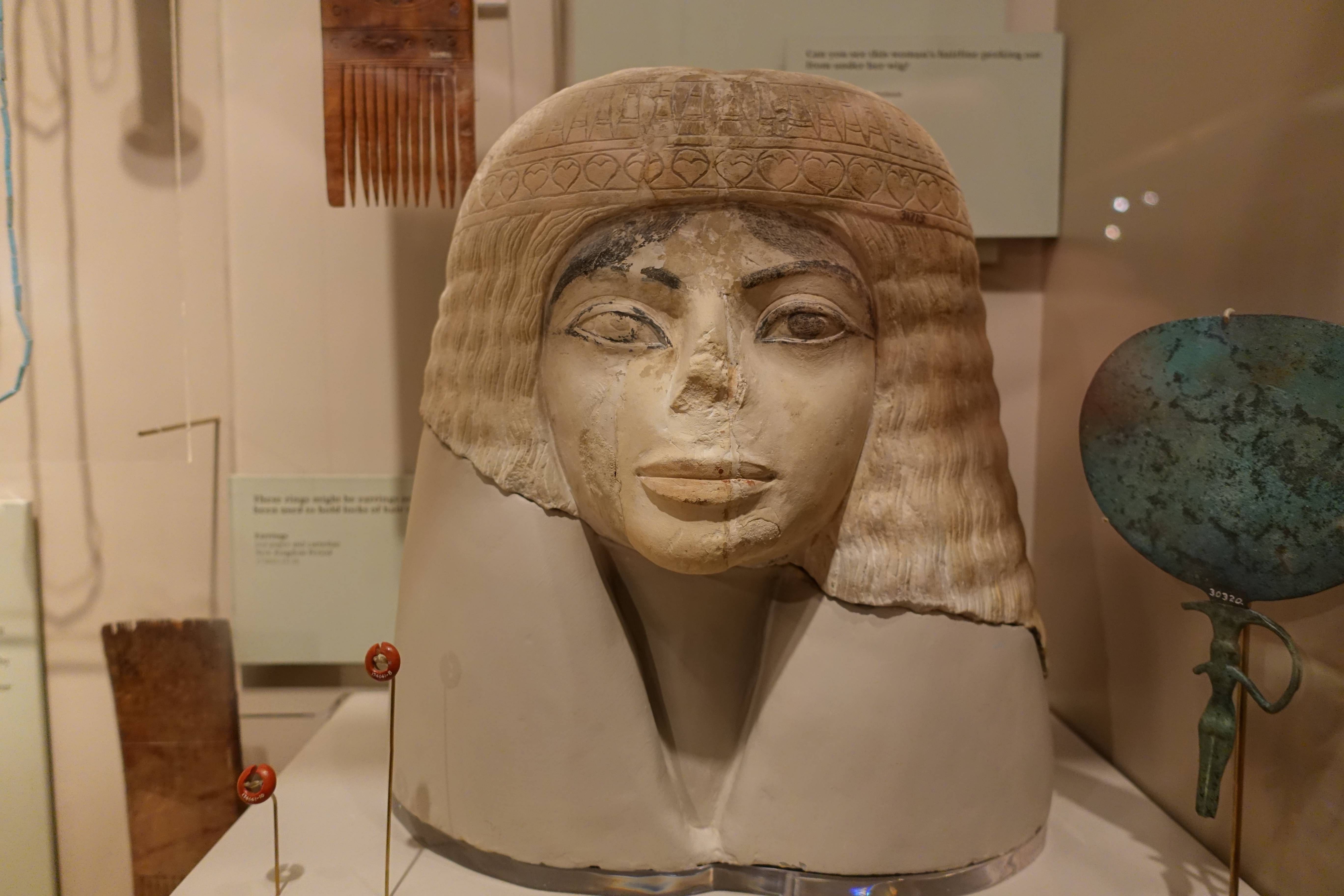 This 3,000 year old Egyptian bust looks mildly like Michael Jackson.