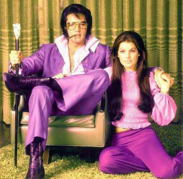Elvis and Priscilla Presley in Graceland - Memphis, Tennessee (1971).