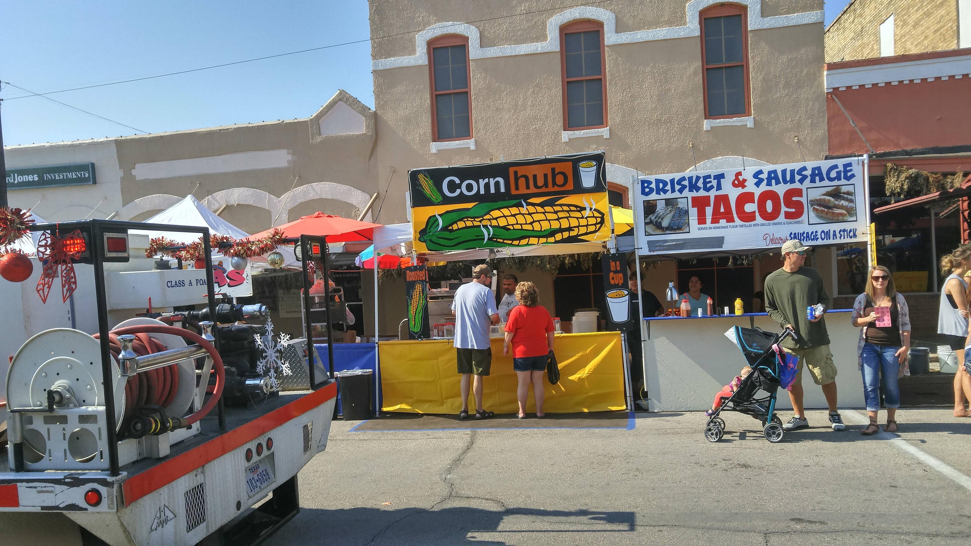 festival food booth - Jones Hot Corn hub Brisket & Sausage Tacos L Eonastice