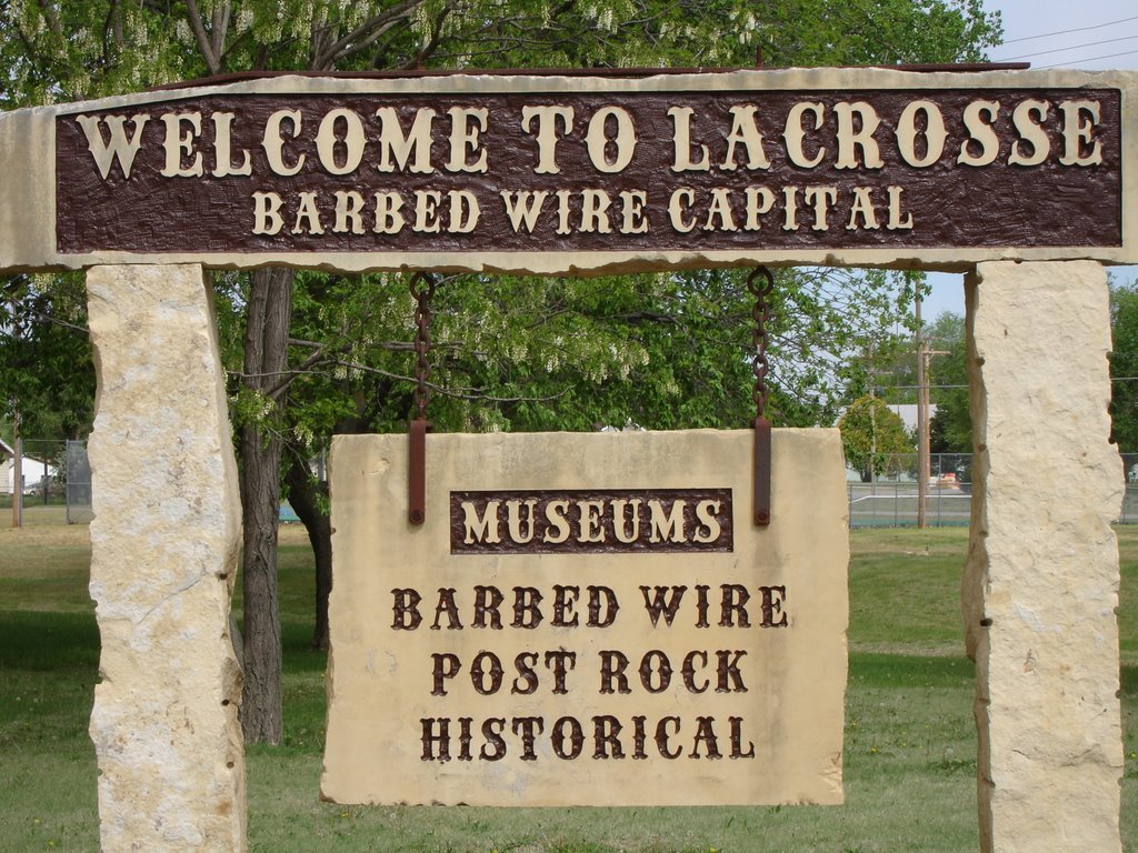 The Kasans Barbed Wire Museum has been running continually since 1970 and now displays more than 2,000 different samples.