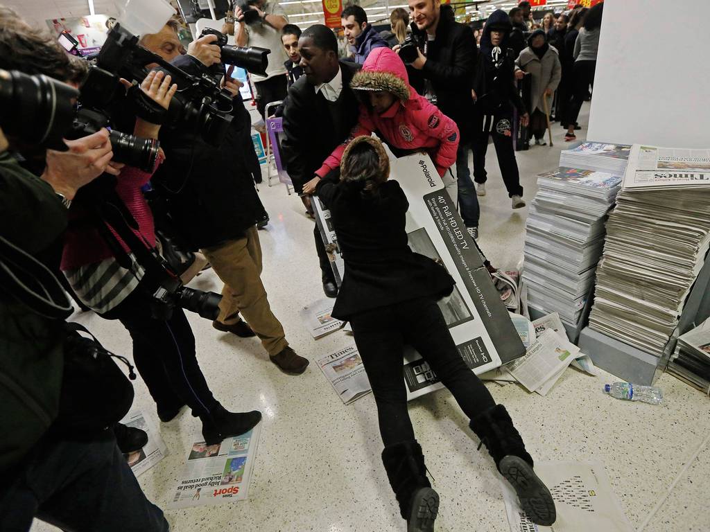 22 Black Friday Images That Will Destroy Your Faith In Humanity