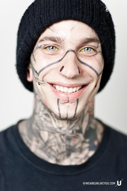 28 People With Face Tattoos That Will Make You Cringe