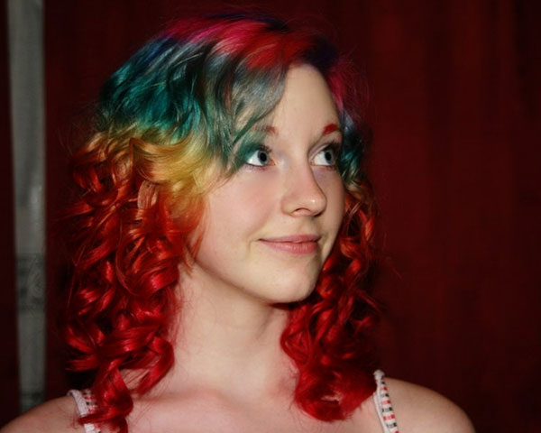 Some humans can be tetrachromats, which gives them the ability to 

see more colours than a normal human, like Concetta Antico, an 

Australian artist who can see 100 times more colors than a regular 

human.