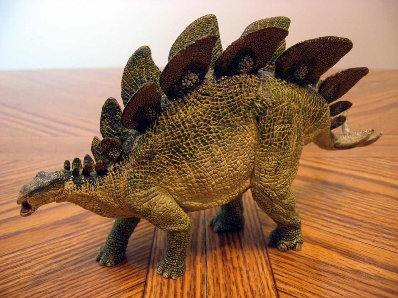 In the 1920s a paleontology writer suggested that the back plates of Stegosaurus were wings that were used by the dinosaur to glide.