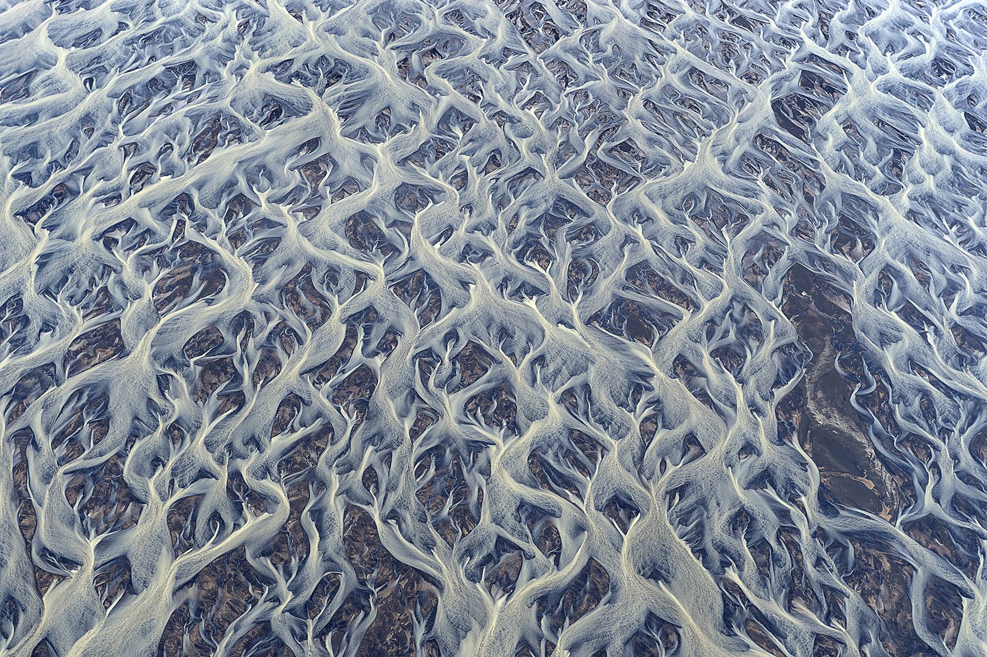 satisfying pic rivers of iceland