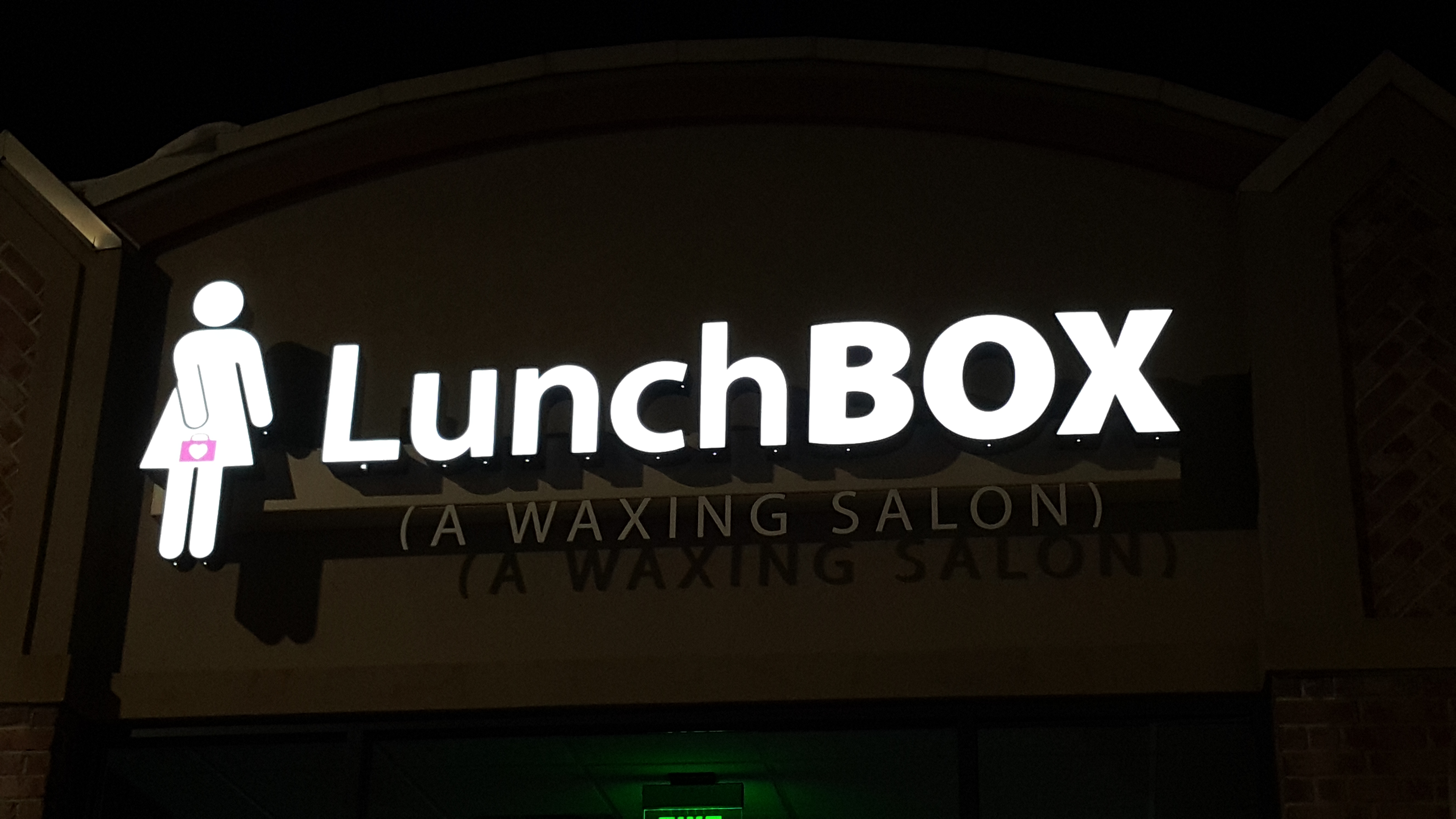 standox - LunchBOX A Waxing Salon