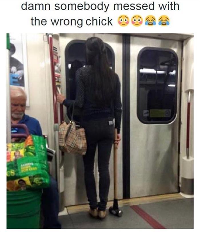 sledgehammer subway - damn somebody messed with the wrong chick 69 En