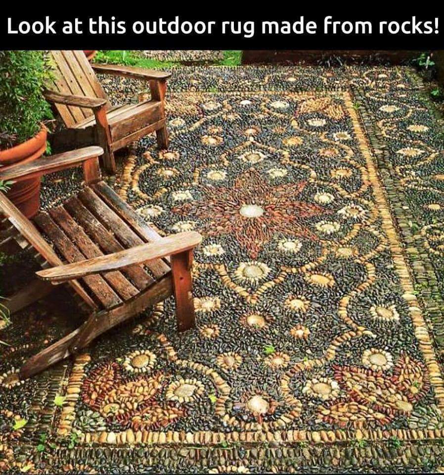 outdoor rug made of rocks - Look at this outdoor rug made from rocks!