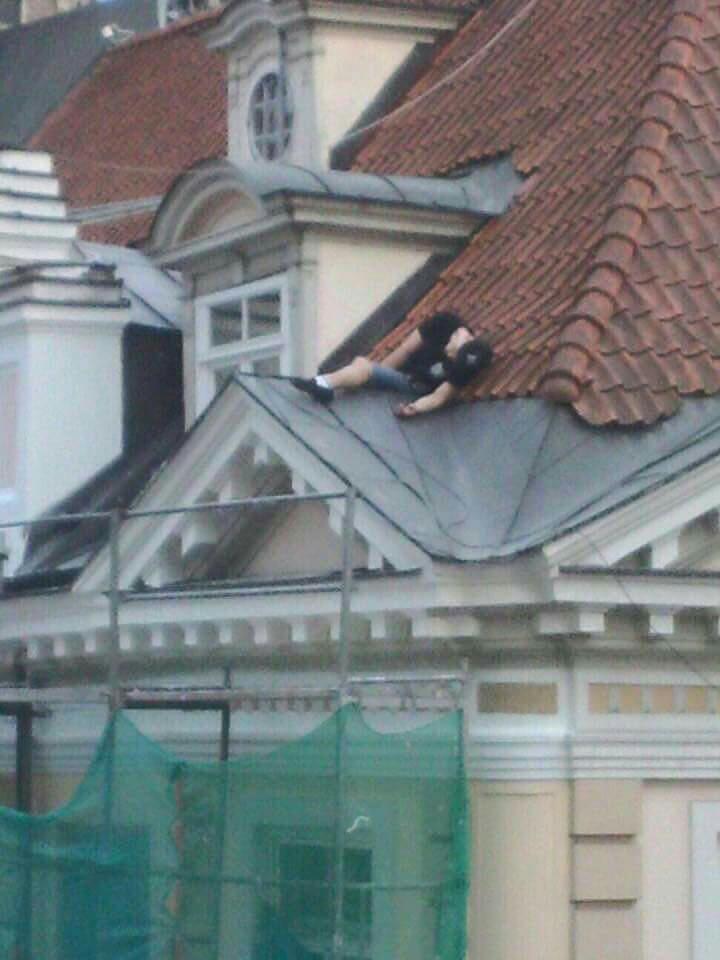 wtf russia roof