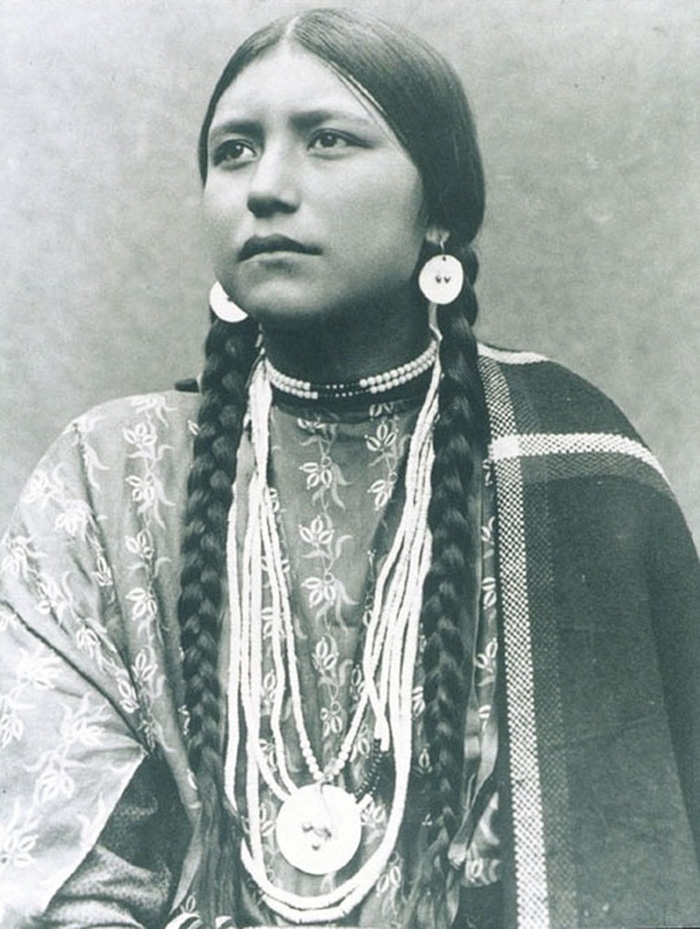 Cherokee Nanyehi, Lakota