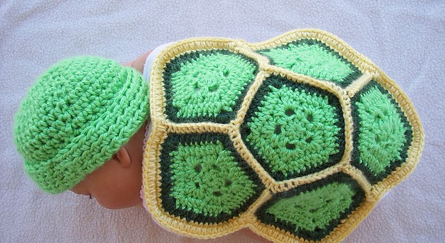 cool knitted baby blanket turtle