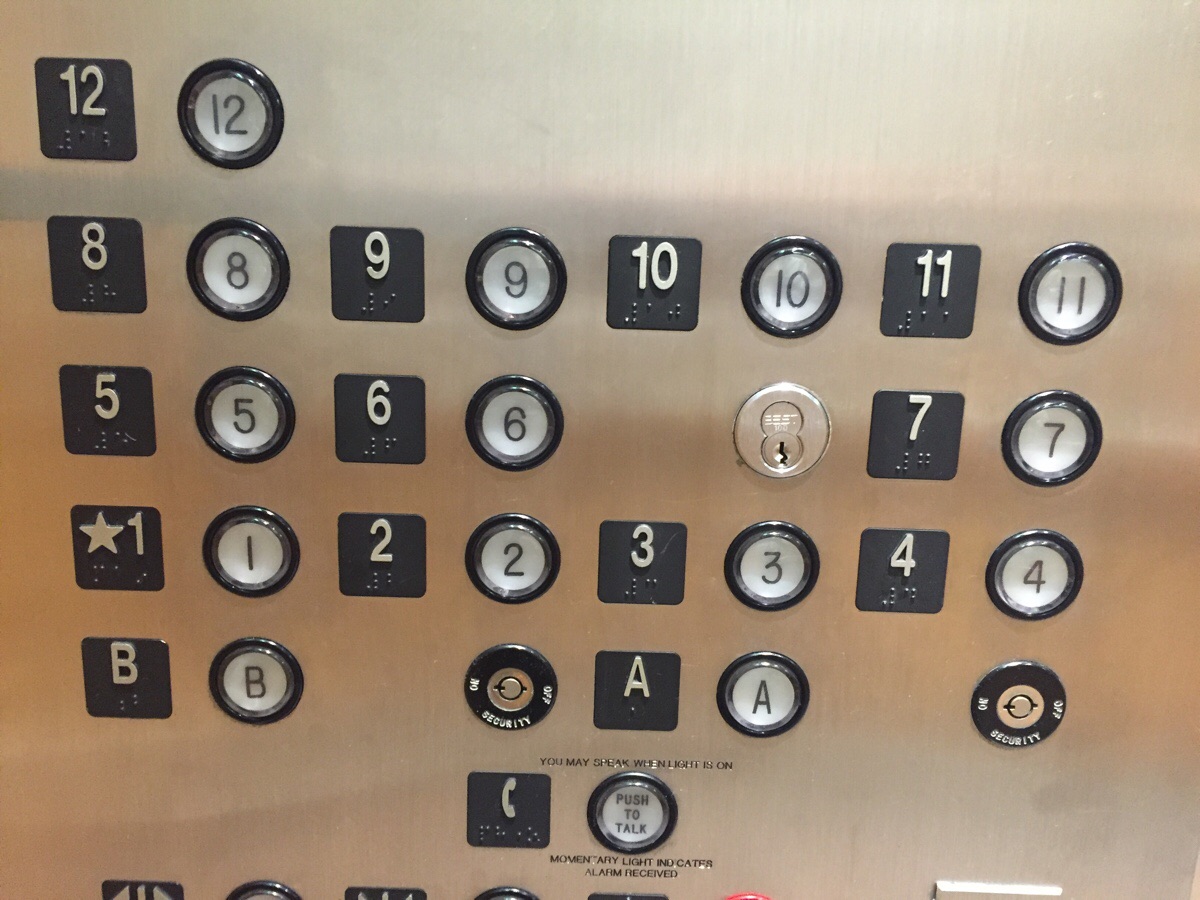 Bad configuration of elevator buttons