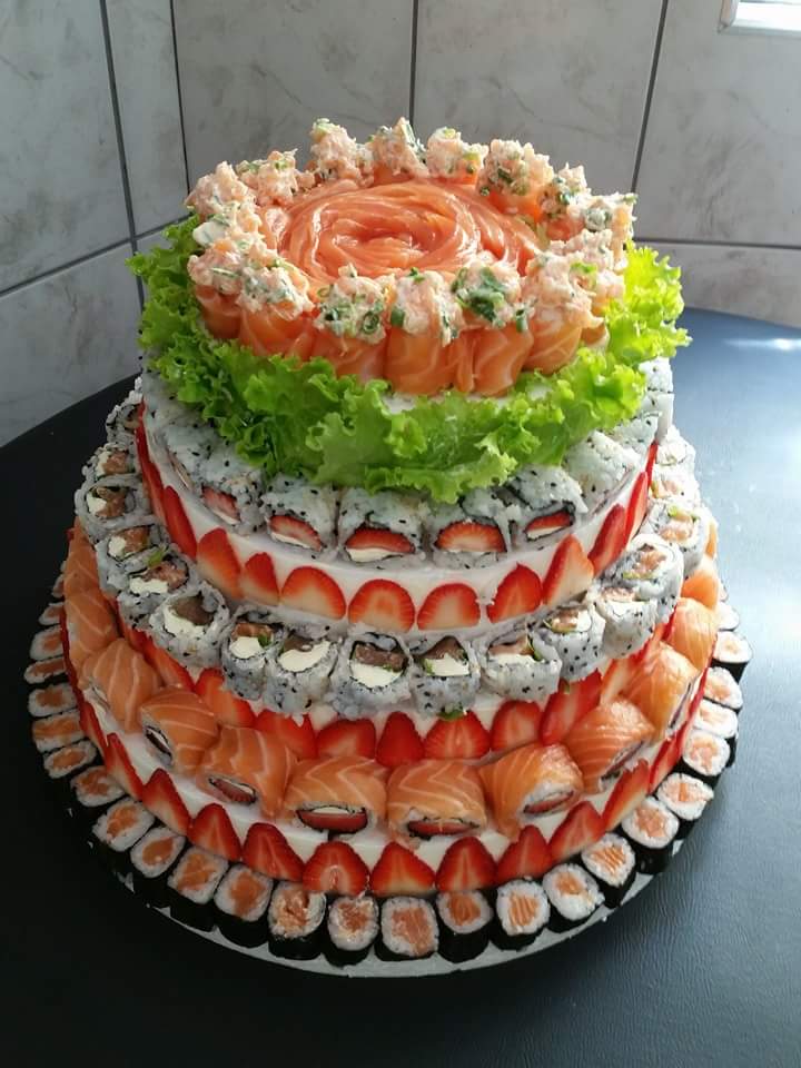 Sushi platter that at first glance looks like a cake