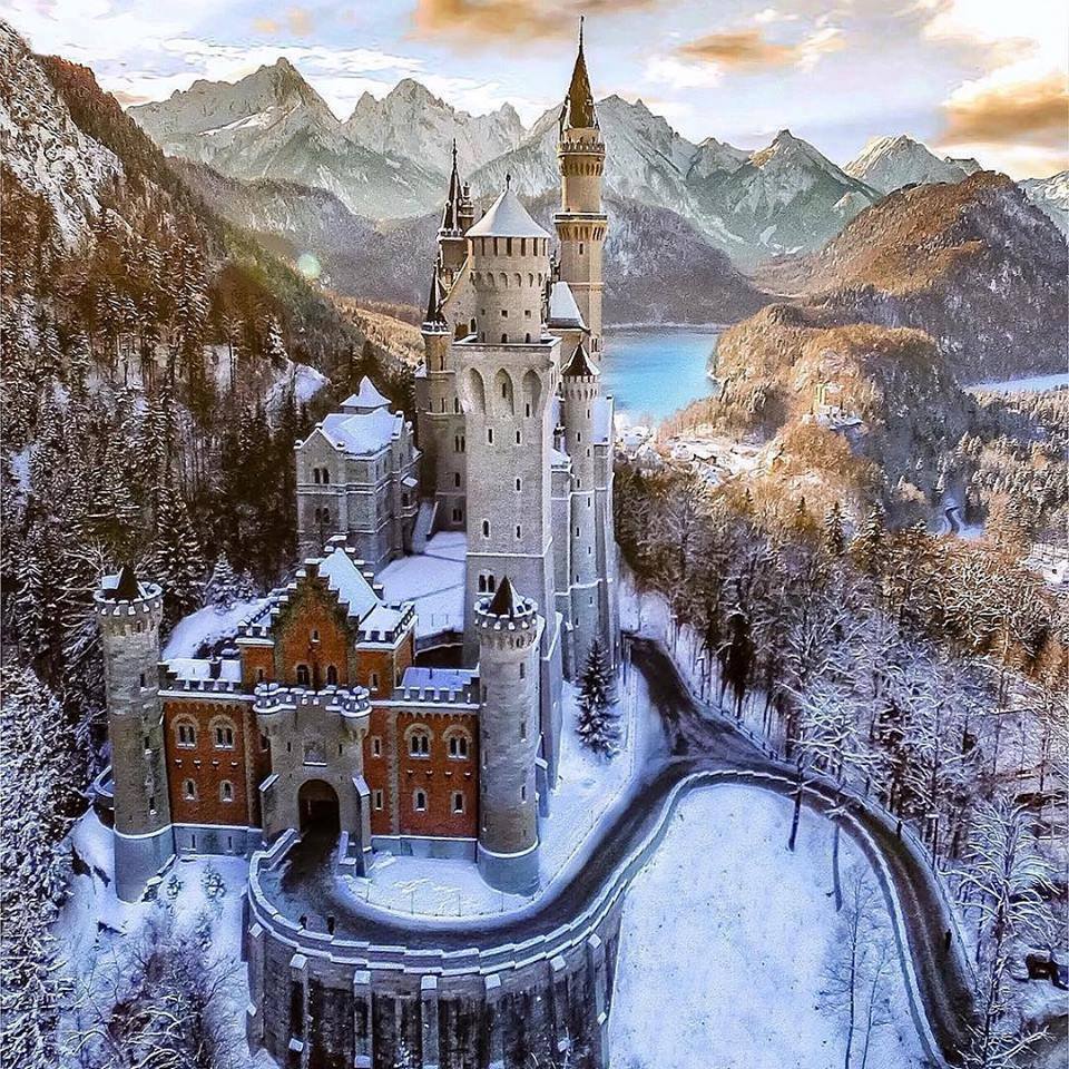 neuschwanstein castle winter -