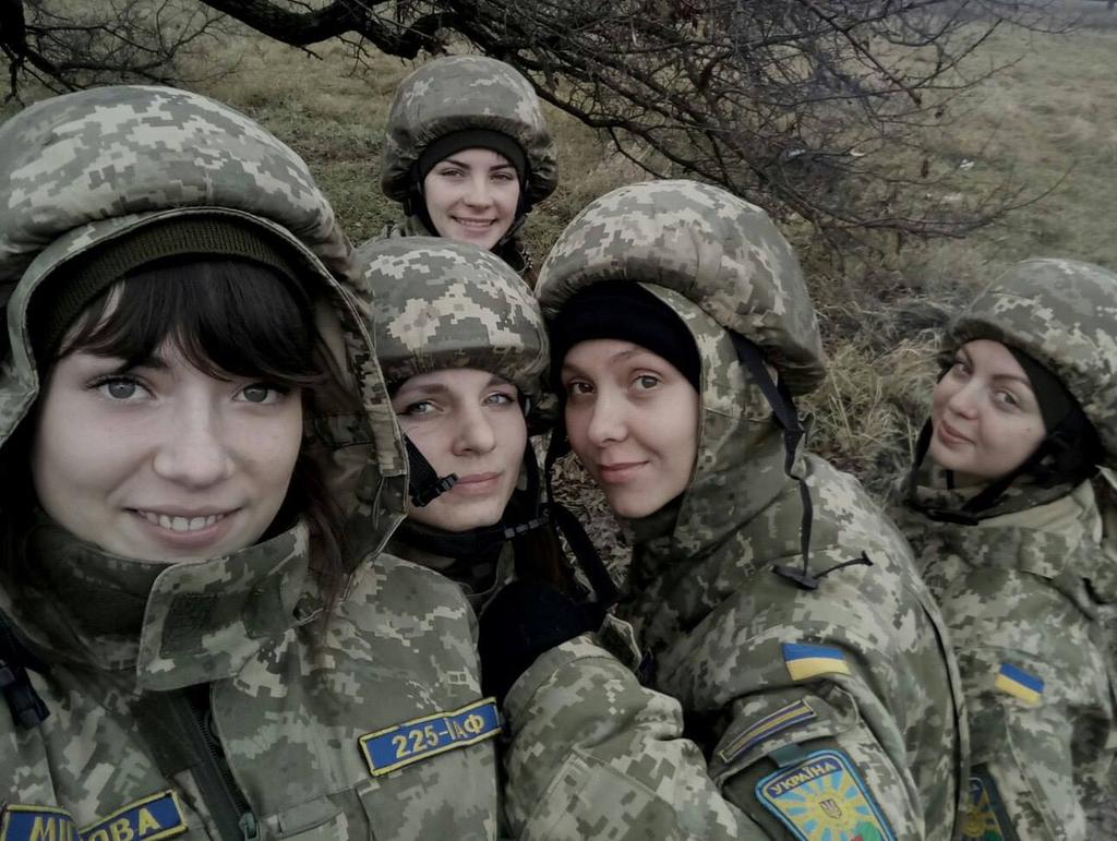 woman ukraine army