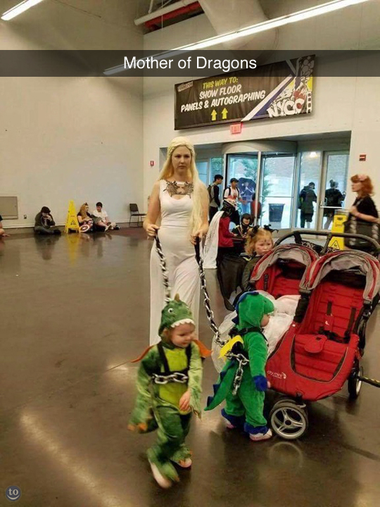 mother of dragons costume with kids - Mother of Dragons This Way To Show Floor Panels & Autographing