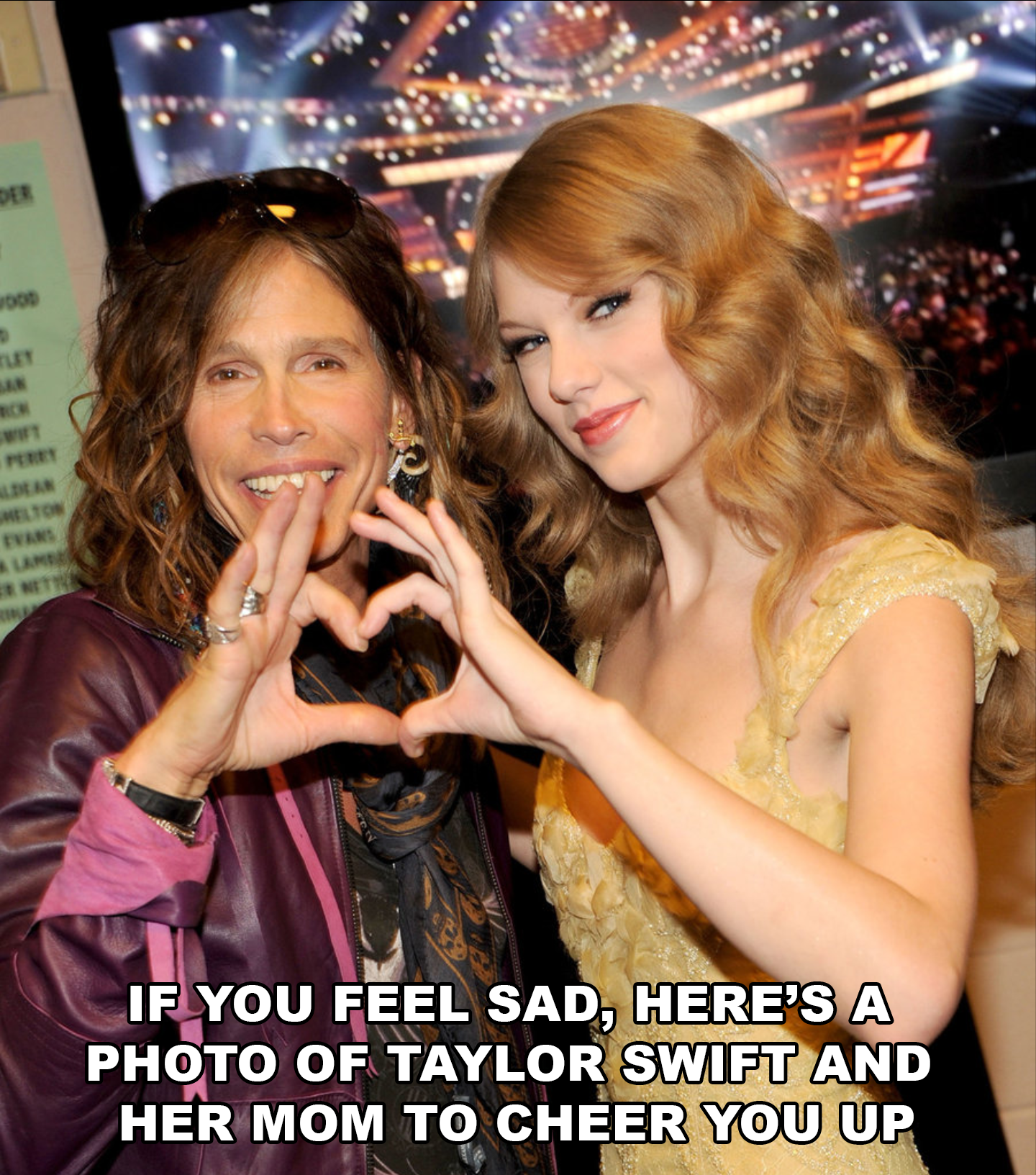111111 If You Feel Sad, Here'S A Photo Of Taylor Swift And Her Mom To Cheer You Up