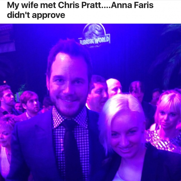 Funny picture of man's wife that met Chris Pratt with picture of Anna Faris not approving it behind them