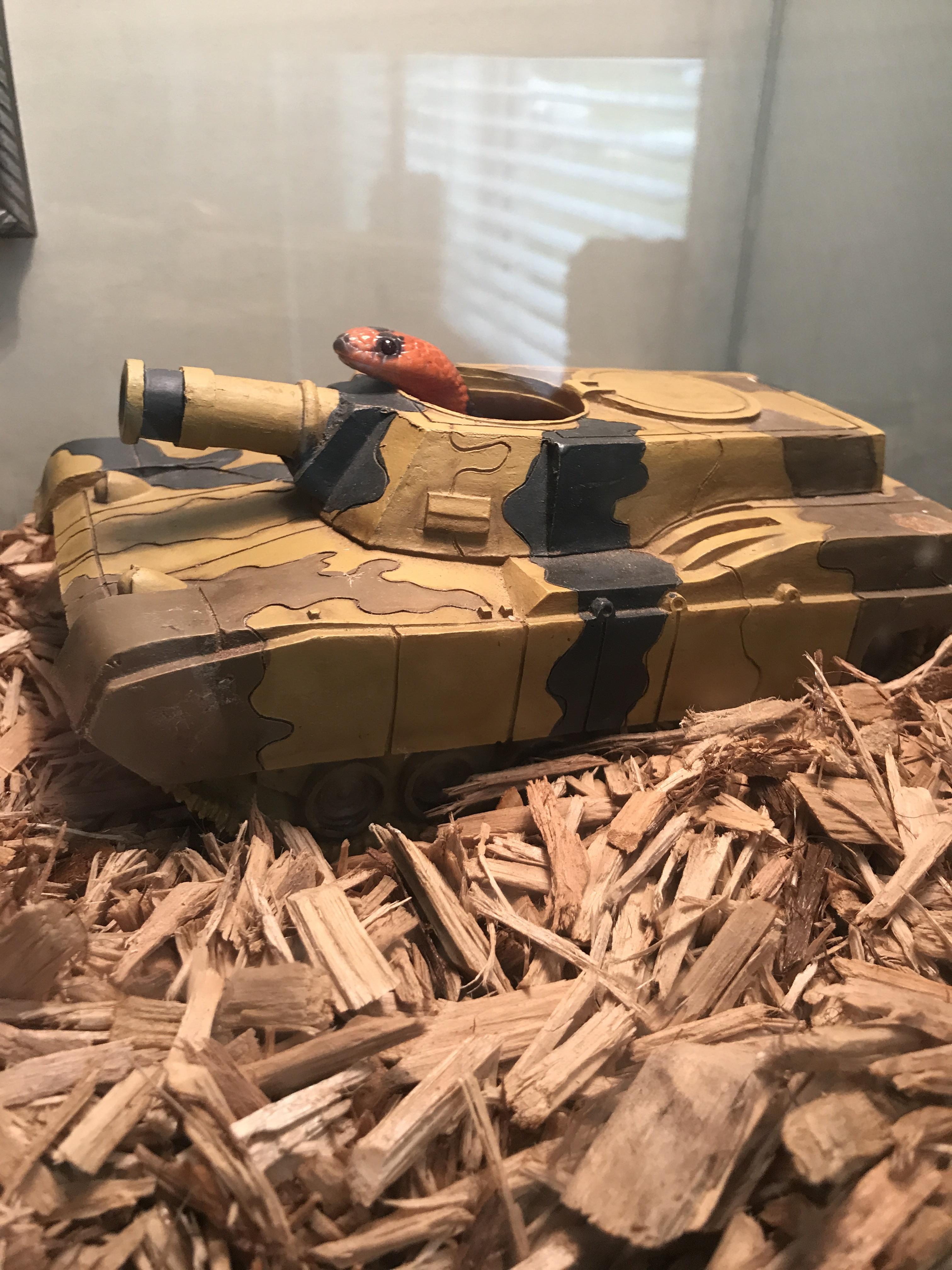 snake battle tank