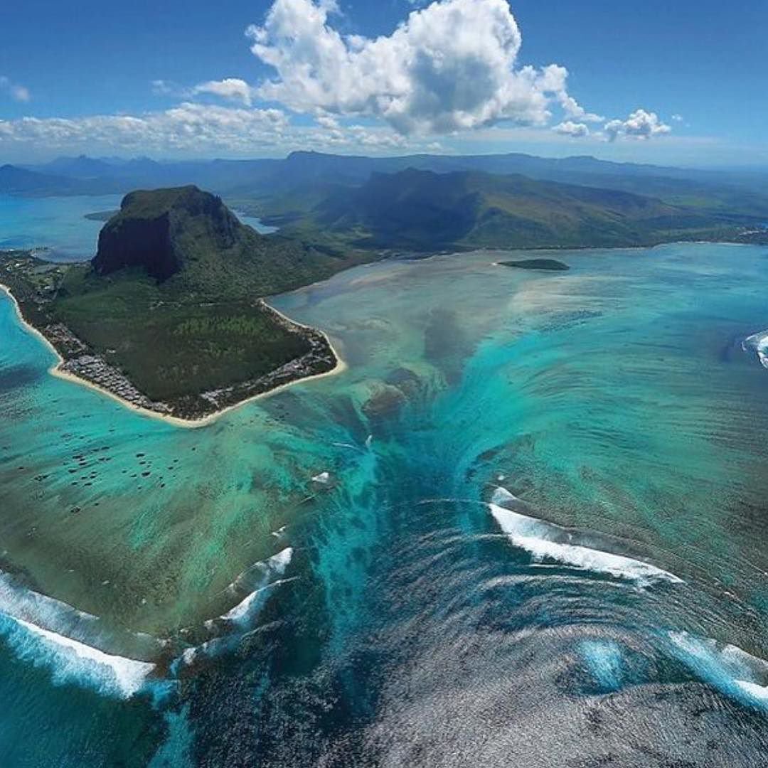 underwater waterfall