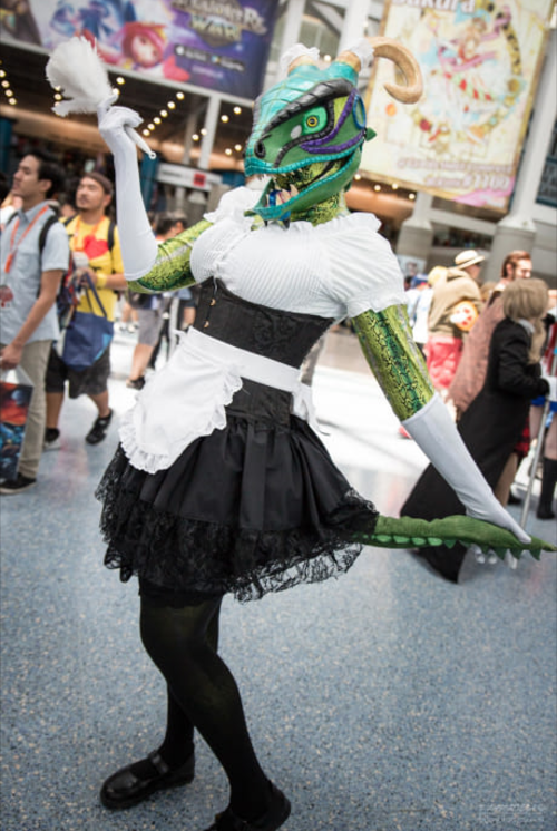 Amazing woman lizard cosplay