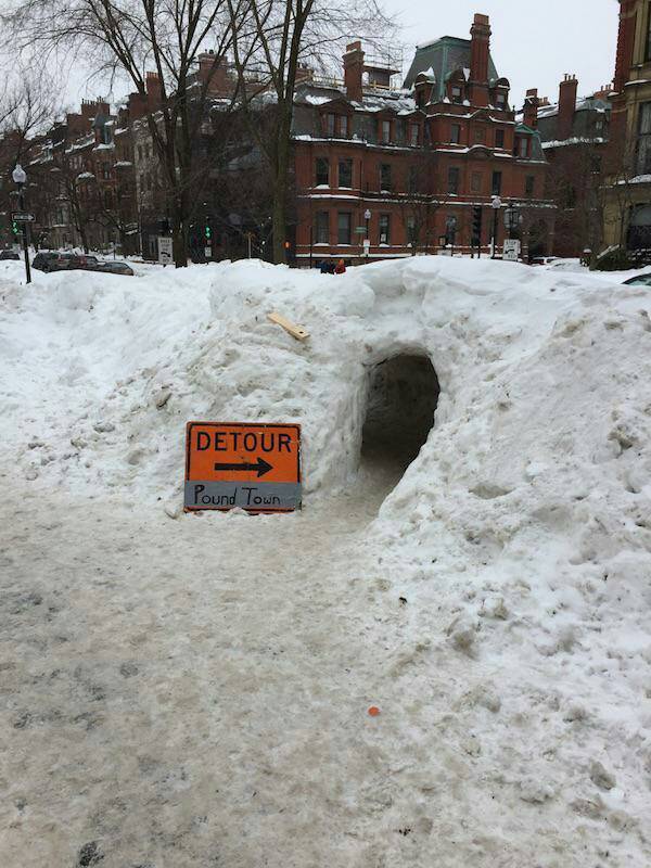 Detour that seems to go into a snow cave.