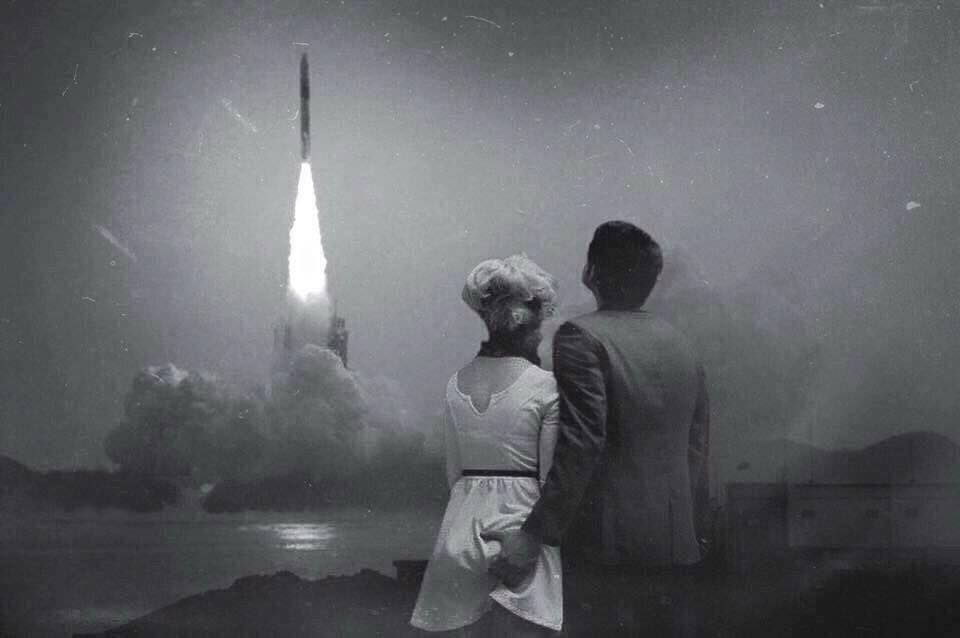 couple viewing the apollo 8 spacecraft launch 1968