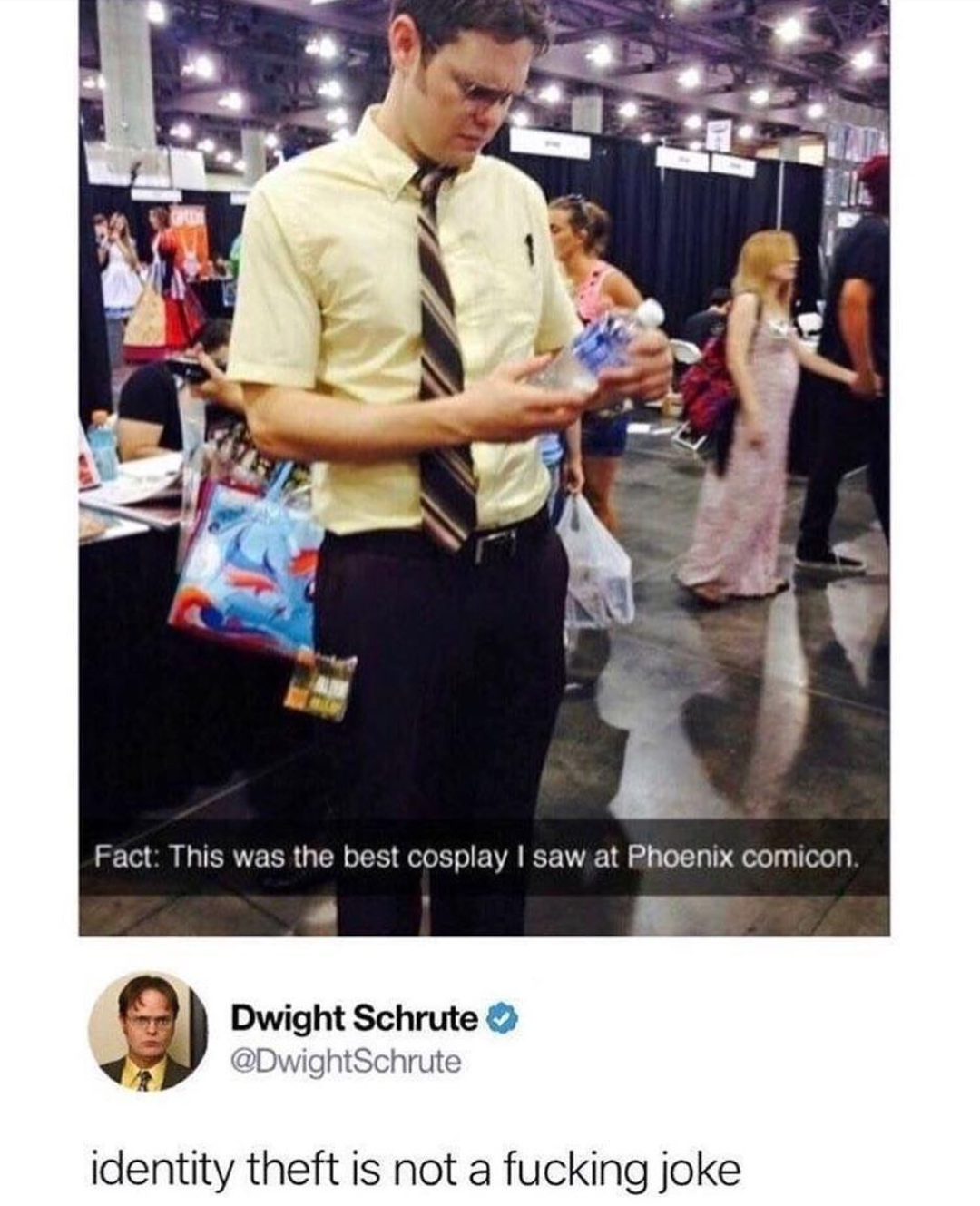 perfect cosplay of Dwight Schrute