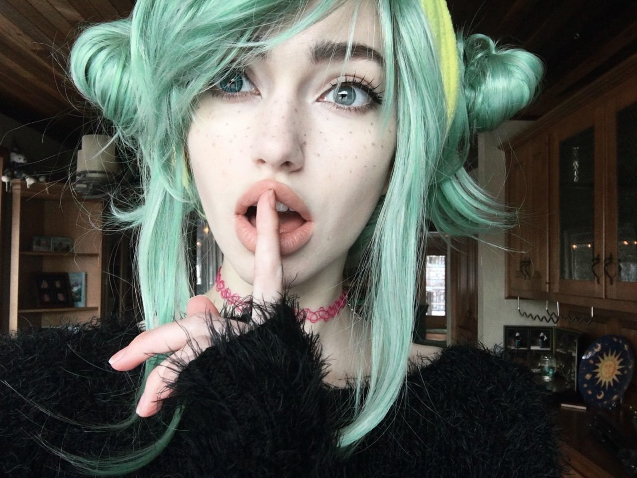 girl with greenish hair