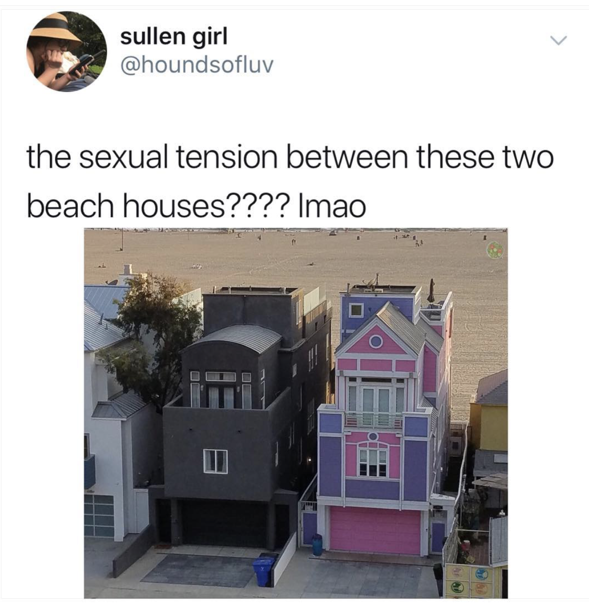 beachhouses that one is black and one is pink and purple`