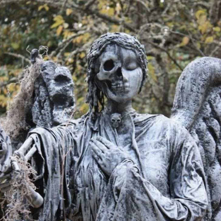 cemetery statues
