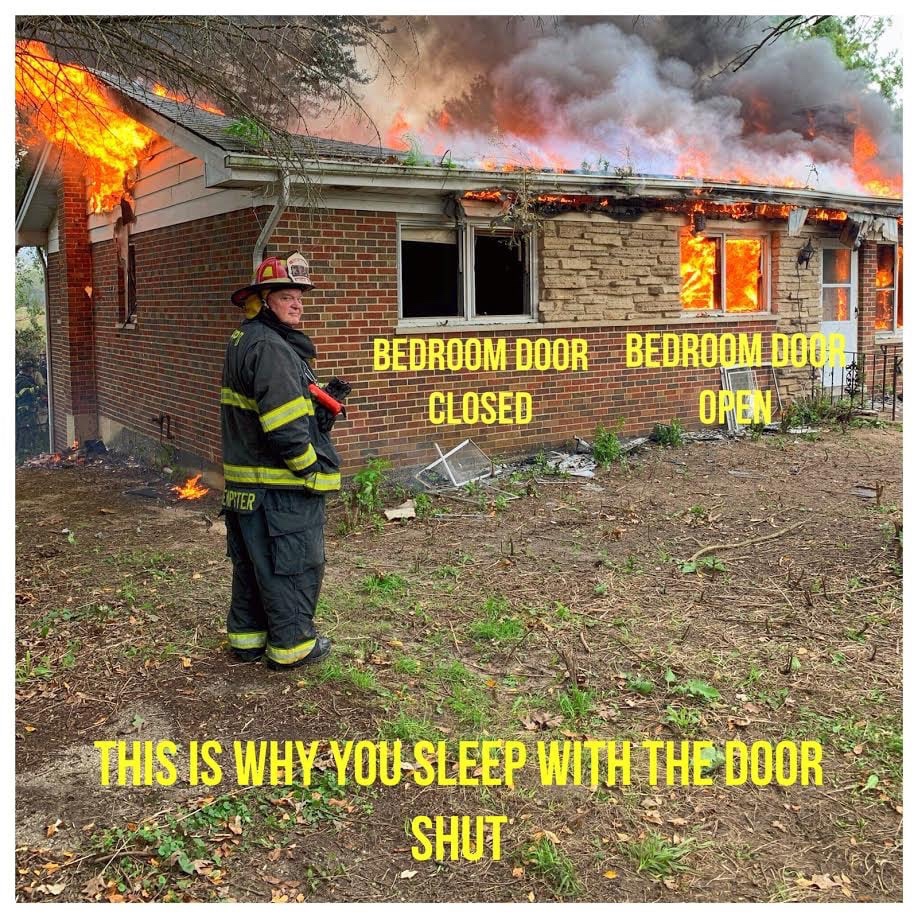 sleeping with door closed fire - Bedroom Door Bedroom Doo Closed Oren Per This Is Why YouSleep With The Door Shut