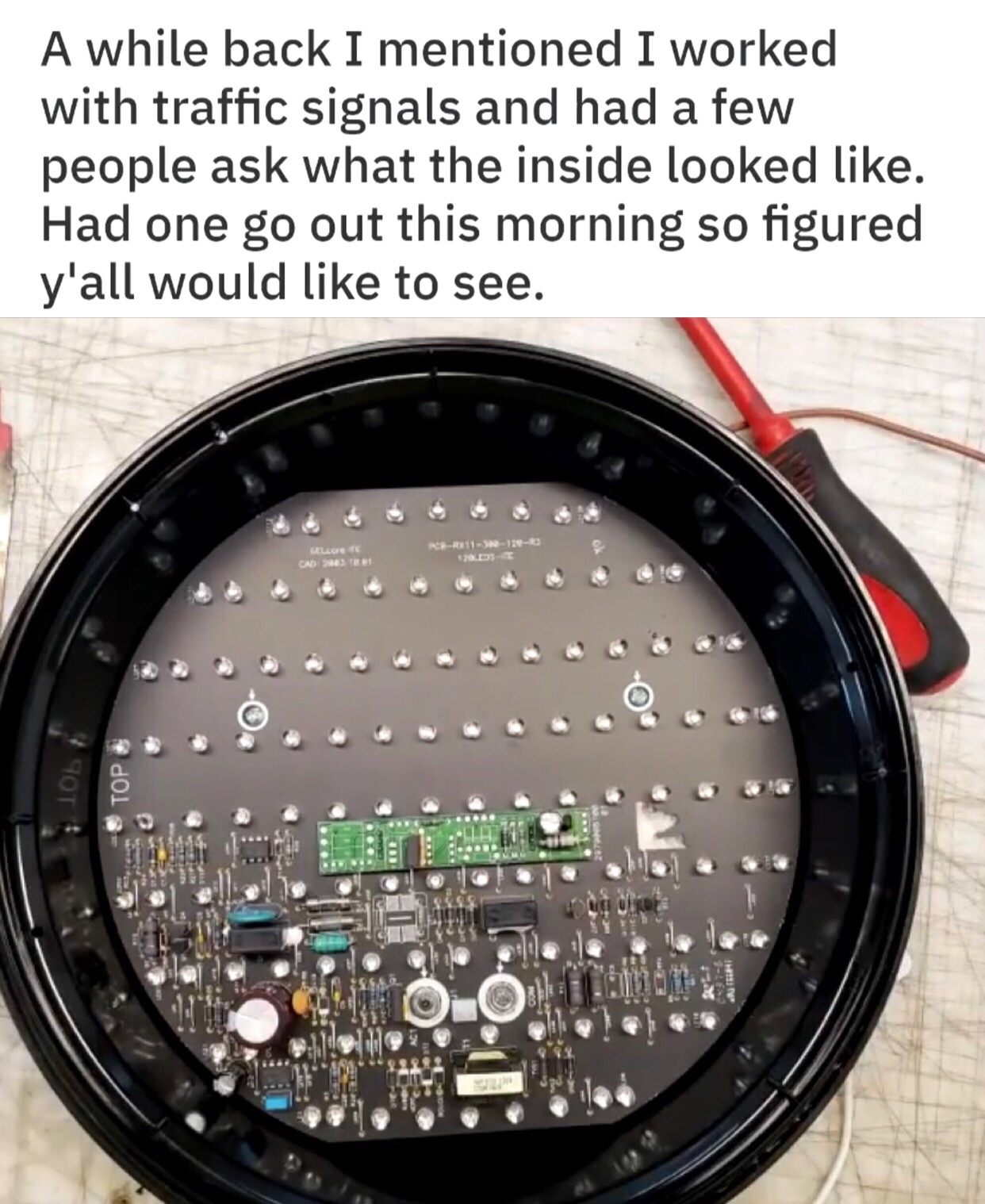 Traffic light - A while back I mentioned I worked with traffic signals and had a few people ask what the inside looked . Had one go out this morning so figured y'all would to see. Lg Cad 2081 Tot Top