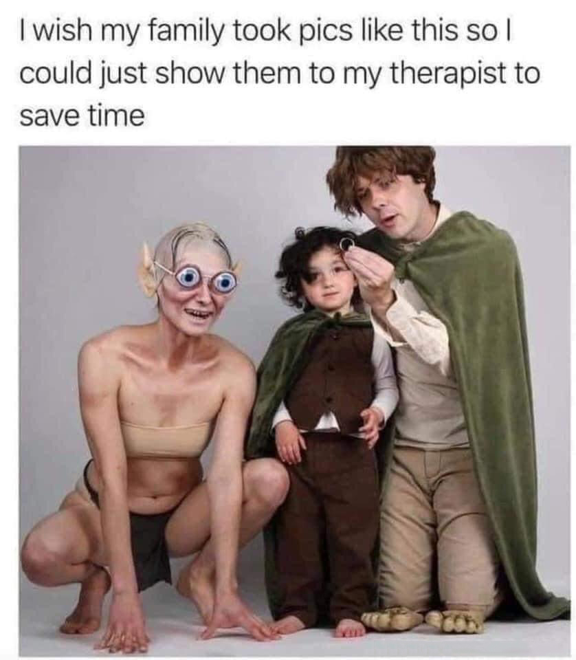 gollum cosplay - I wish my family took pics this so could just show them to my therapist to save time