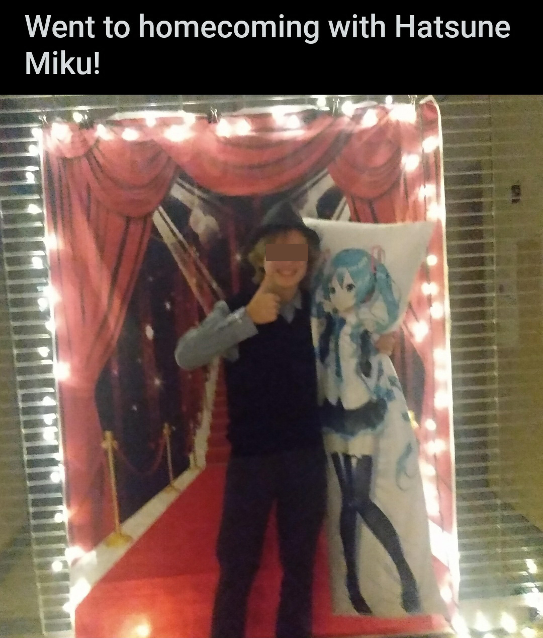 cringeworthy pics - Went to homecoming with Hatsune Miku! !