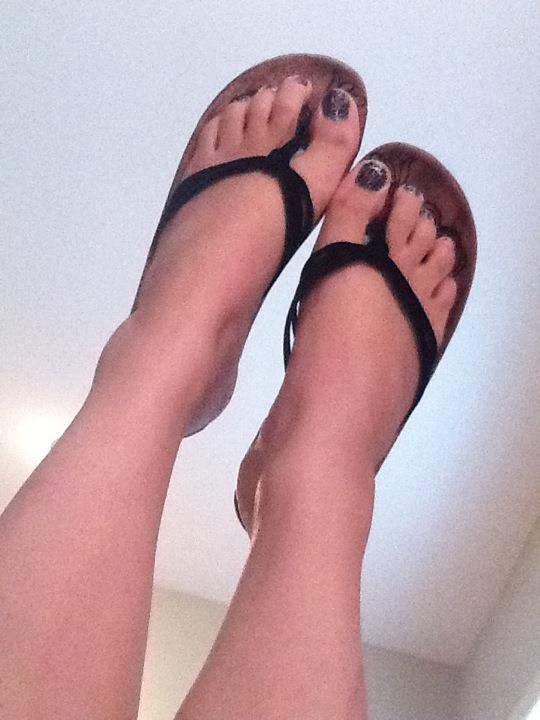 I'd eat cake of these feet. mmmm. i betcha they're delicious