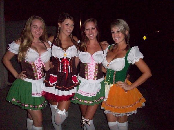 Oktoberfest girls.
