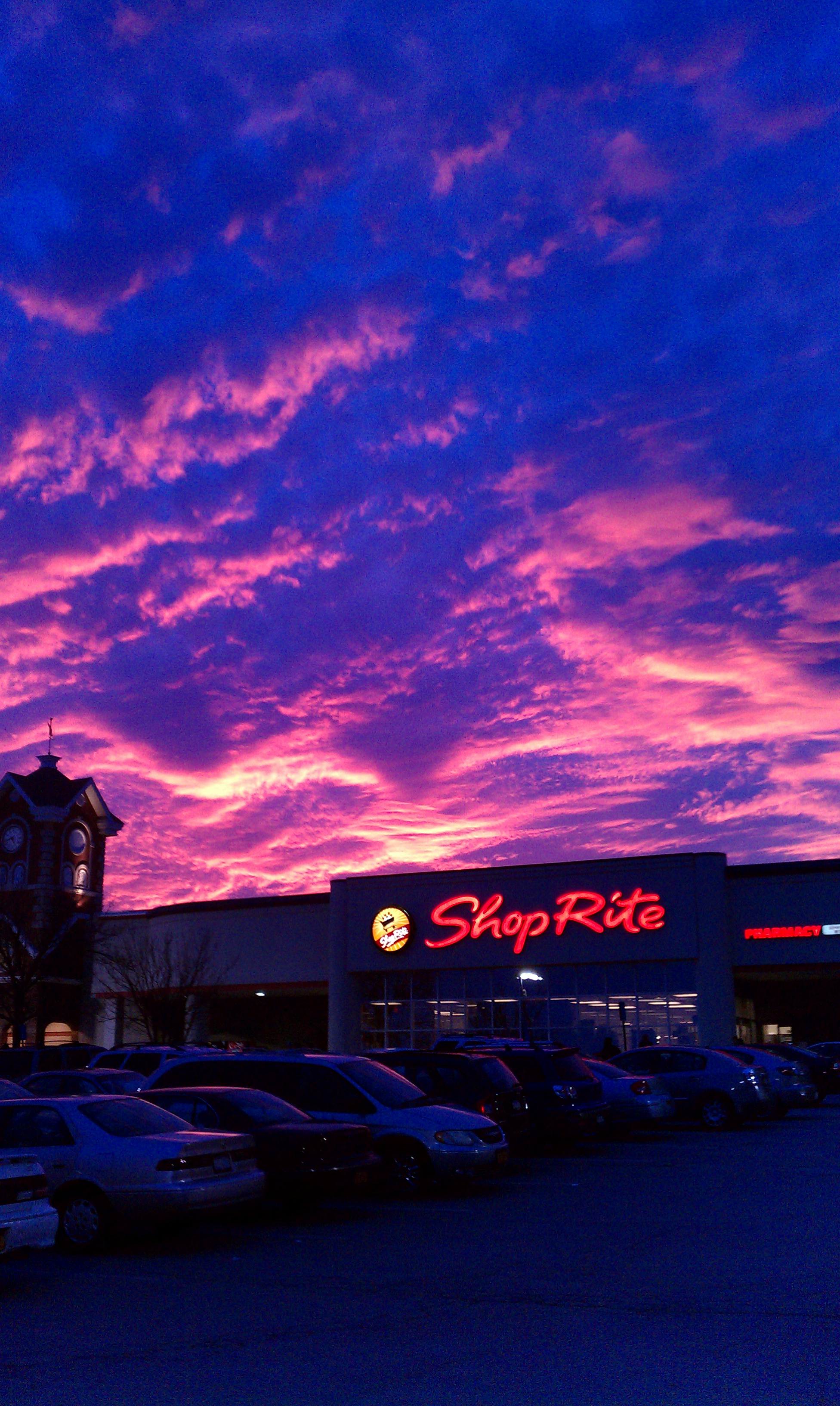 I was leaving the supermarket last night,  thought the sky looked awesome enough to take a picture of. 

This photo is 100 percent UNEDITED.

Taken with HTC EVO. 