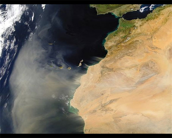 South of the Iberia Peninsula. Sand Storm leaves Africa and Canary Islands