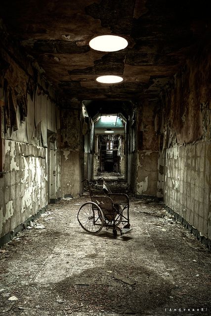 Abandoned asylum. Screams "Silent Hill" all the way.