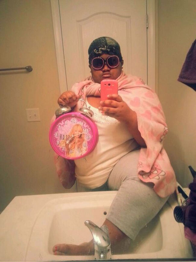 25 Of The Greatest Selfies Ever Taken