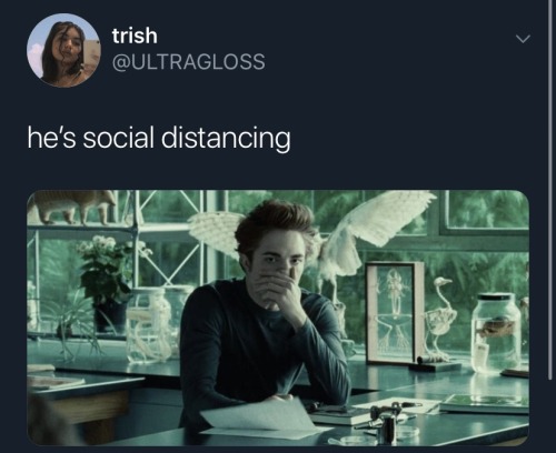 twilight meme this bitch stank - trish he's social distancing