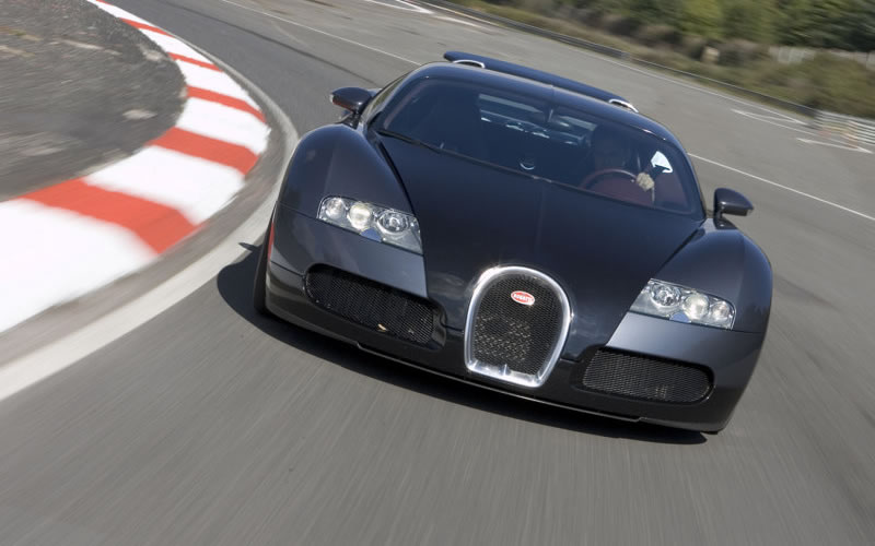 Bugatti Veyron: 253mph: 0-60 in 2.5 secs