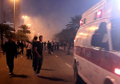 Bahrainian Army opens fire on protesters