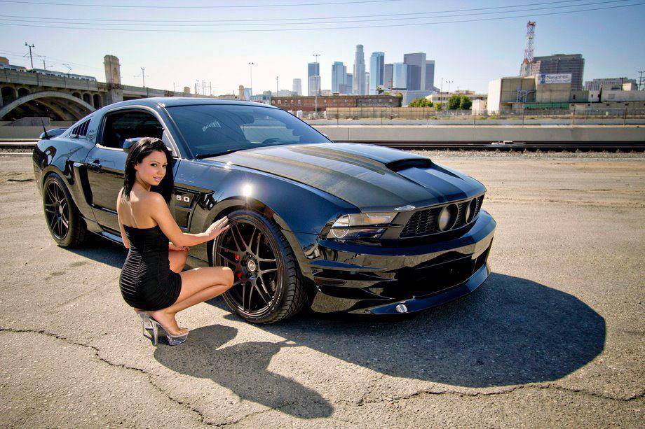 Awesome Cars and Beautiful Women Gallery