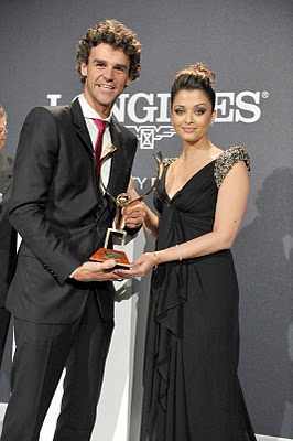 Aishwarya rai may have attended many award functions, but this was different. Former Miss World Aishwarya Rai was in the shoes of tennis greats like Steffi Graf and Andre Agassi when she handed the Longines Prize for Elegance award to retired former World No. 1 Brazilian player Gustavo Kuerten.