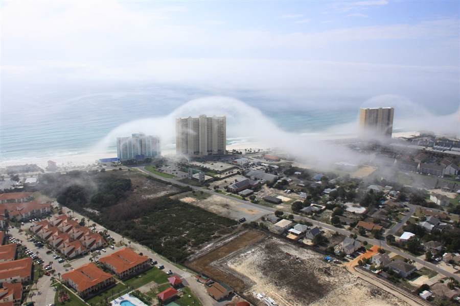 Spectacular 'cloud tsunami' rolls over Florida high-rise condos